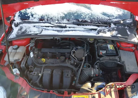 2013 Ford Focus Se z USA, uszkodzony, nr VIN 1FADP3F22DL169356